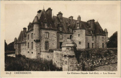 Chenedouit Le Chateau (facade Sud Est) Les Douves