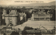Alencon - L'Hotel de Ville et le Chateau des Ducs à Alençon