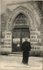 Mesnil-Gondouin Entrée de l'Eglise Architecte de la Merveille