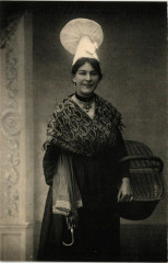 La Vieille  Normandie Coiffe et Costumes de la Bosse Normandie