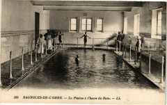 Bagnoles-de-l'Orne- La piscine a l'heure