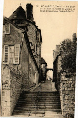 Domfront - La tour de la rue du palais