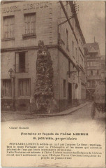 Fontaine et facade de l'Hotel Lisieux à Lisieux