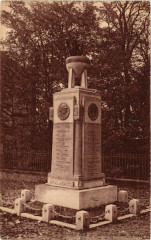 Vire - Monument aux Morts -
													14 Calvados
												