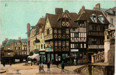 Lisieux - Vieilles Maisons Place de Marché au Beurre à Lisieux