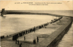 Port-en-Bessin - Les habitants du Port font la chaine pour ..