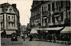 Trouville - La Rue des Bains
