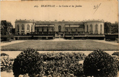 Deauville - Le Casino et les Jardins à Deauville