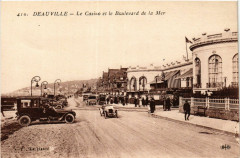 Deauville - Le Casino et le Boulevard de la Mer à Deauville