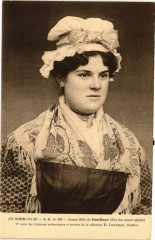 Honfleur - Jeune fille de Honfleur - En Normandie à Honfleur