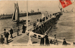 Trouville-sur-Mer - Les Jetees au moment à Trouville-sur-Mer