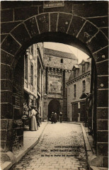Le Mont Saint-Michel - Porte du Roi et Porte du Boulevard au Mont-Saint-Michel