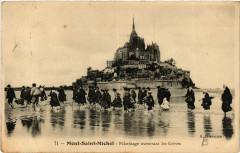 Le Mont Saint-Michel - Pelerinage traversant les Gréves au Mont-Saint-Michel
