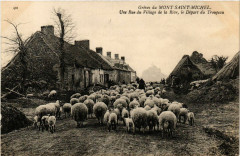 Le Mont Saint-Michel - Greves du Mont Saint-Michel - Une Rue au Mont-Saint-Michel
