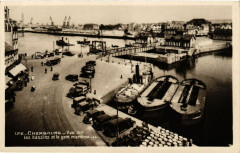 Cherbourg - Vue sur les bassins et la gare maritime