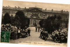 Cherbourg - Hopital Maritime - Un Coin de la Cour Centrale