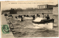 Cherbourg - La Poste aux Choux en Escadre - Le Départ des Canots