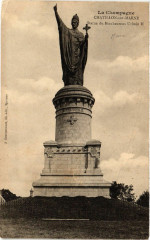 Chatillon sur Marne Statue du Bienheureux Urbain Ii