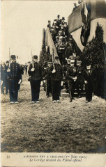 Le Cortege descend du Pylone officiel