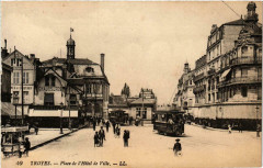 Troyes- Place de l'Hotel de Ville France à Troyes