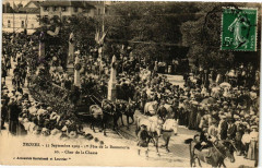 Troyes Fetes de la Bonneterie - Char de la Chasse à Troyes