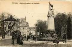 Troyes - Boulevard Carnot et le Monument à Troyes