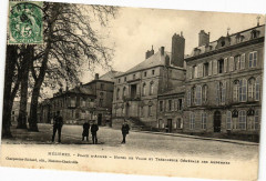 Mezieres - Place d'Armes - Hotel de Ville et Trésorerie Générale