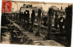 Mezieres Charleville Pont d'Arches aprés le départ des allemande