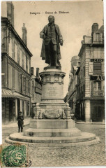 Lagres - Statue de Diderot -
													52 Haute Marne
												