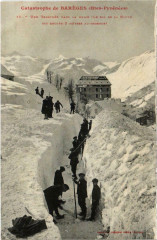 Catastrophe de Baréges - Une Tranchée dans La Neige à Barèges