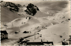 La Mongie Les Hotels dans le fond, Col du Tourmalet -
													65 Hautes Pyrénées
												