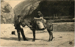 Porteuse de Lait -
													65 Hautes Pyrénées
												