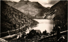 Vallée d'Aure Le lac d'Oredon vu au dessus du Chalet du T.C.F. -
													65 Hautes Pyrénées
												