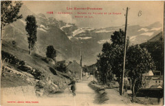 Gavarnie Entrée du Village et le Cirque-Route de Luz à Uz