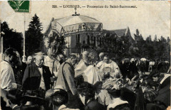 Lourdes Procession du Saint-Sacrement à Lourdes