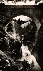 Le Pont d'Espagne - Le Pont sur le gouffre -
													65 Hautes Pyrénées
												