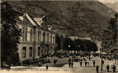 Cauterets - La Place des Oeufs et le Casino à Cauterets