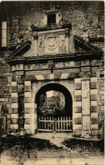 Geverac le Chateau - Porte du Chateau -
													12 Aveyron
												