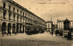 Toulouse Place du Capitole Les ARCades à Toulouse