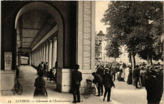 Luchon - Colonne de l'Etablissement Thermal -
													31 Haute Garonne
												
