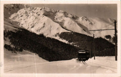 Superbagneres (alt 1800 m) - Arrivée du Funiculaire sur le Plateau
