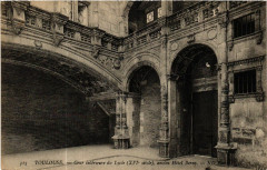 Toulouse - Cour intérieure du Lycée (Xvi s.) ancien Hotel Berny à Toulouse