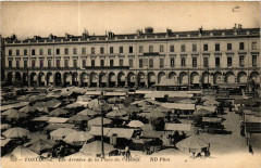 Toulouse - Les Arcades de la Place de Capitole à Toulouse