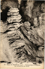 Puits de Padirac - Stalagmites et Cascade de carbonate de... à Padirac