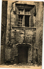 Cahors - Porte et Fenetre du College Pellegry à Cahors