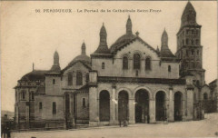 Perigueux- Le Portail de la Cathedrale Saint-Front France à Périgueux