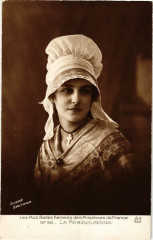 Le Plus Belles Femmes des Provinces de France-La Périgourdine
