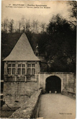 Brantome-Pavillon Renaissance Porte conduisant a l'Ancien Jardin