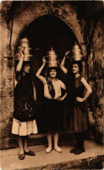 Pays Basque Porteuses de Ferretera