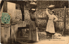 Au Pays Basque Basquaises a la Fontaine -
													64 Pyrénées Atlantiques
												